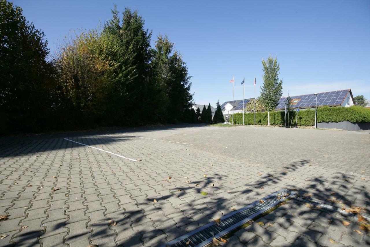 Göppingen Hotel Am Baronenwald מראה חיצוני תמונה