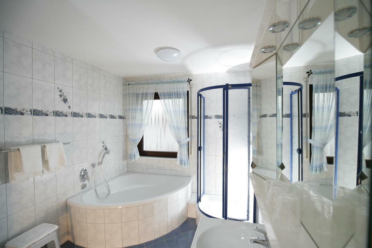 Göppingen Hotel Am Baronenwald מראה חיצוני תמונה